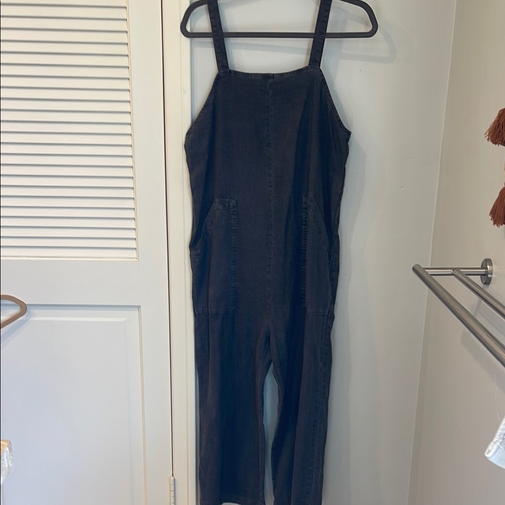 Universal Thread size S gray women’s overalls, 55% linen, 45% rayon